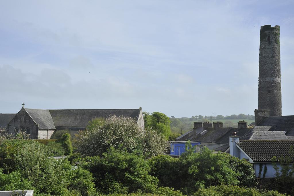 Wisteria House B&B Cloyne ภายนอก รูปภาพ